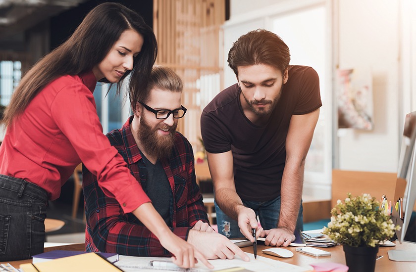 A la croisée des chemins : Où le marketing de contenu et les médias sociaux se rejoignent