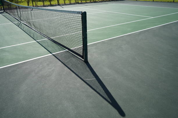 Comment vérifier l’état du béton après une rénovation court de tennis en béton poreux Paris