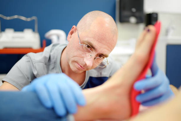 Un podologue à Lyon est-il équipé pour faire un scanner ou un moulage numérique du pied ?