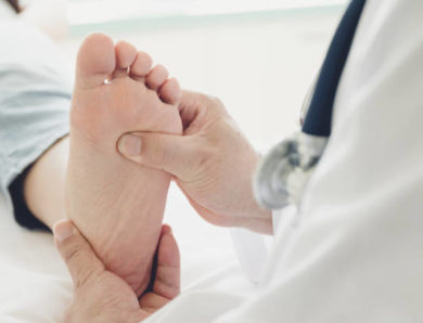 Est-ce qu’un podologue à Lyon peut faire un diagnostic différentiel entre un problème musculaire et un trouble postural ?