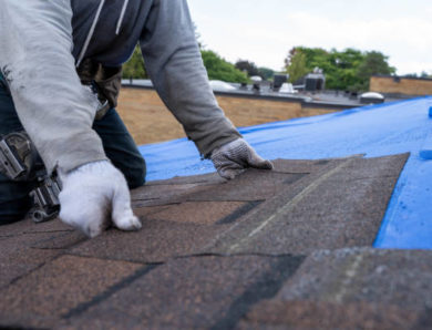 Un couvreur à Bron propose-t-il des contrats d’entretien régulier ?
