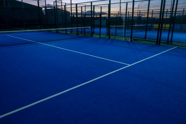 Une entreprise construction terrain de pickleball installe-t-elle également l&rsquo;éclairage et les équipements sportifs ?