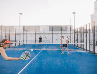 Quel système d&rsquo;éclairage installer pour une construction court de pickleball utilisée en soirée ?