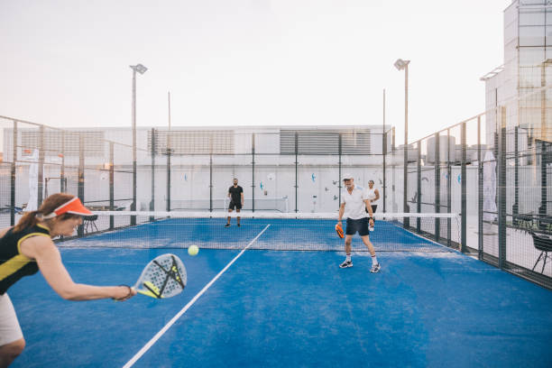 Quel système d&rsquo;éclairage installer pour une construction court de pickleball utilisée en soirée ?