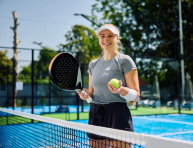 Quelles précautions prendre pour installer un terrain de pickleball dans une région très pluvieuse ?