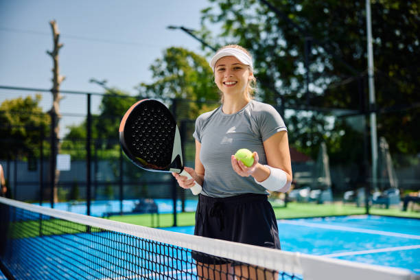 Quelles précautions prendre pour installer un terrain de pickleball dans une région très pluvieuse ?